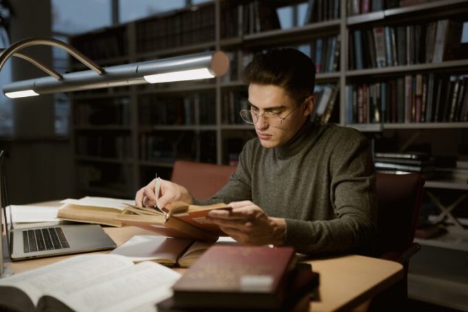 choosing-the-right-university-and-course-for-your-study-abroad-degree choosing-the-right-university-and-course-for-your-study-abroad-degree